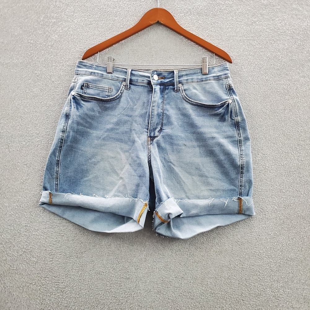 Judy Blue Women Shorts 1XL Light Blue Denim Cuffed JB150205 6" Inseam